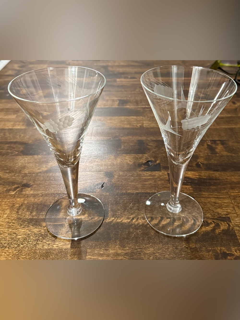 Vintage Javit “Fine Wheat” Martini/Water/Wine Glasses,  V-shaped Bowl set of 2